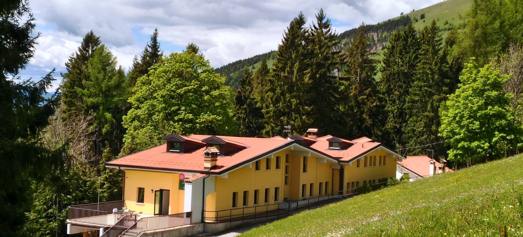 The residence among meadows and fir trees on Monte Cesen